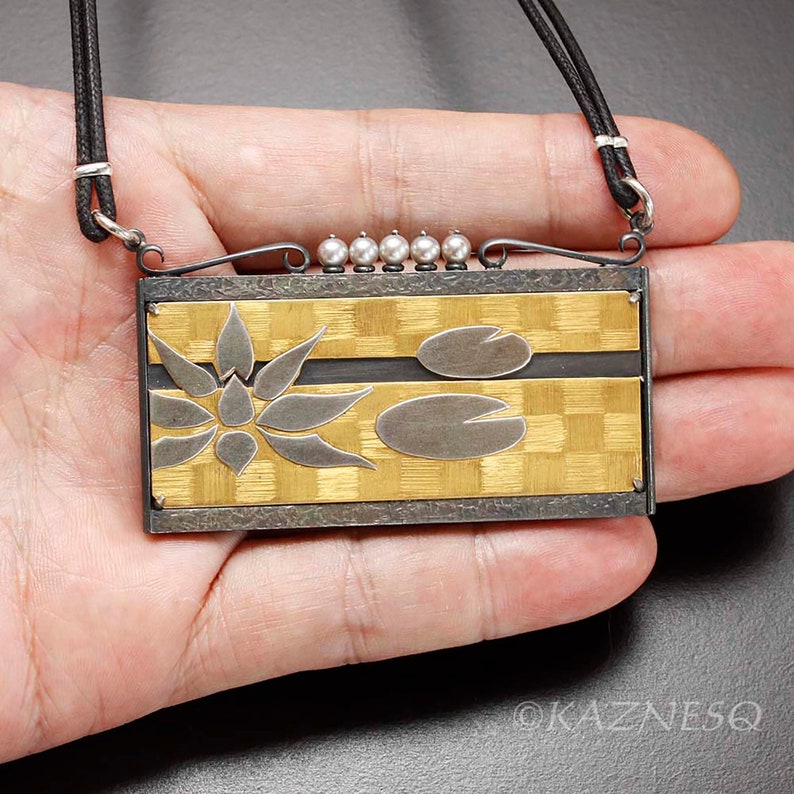 Gold necklace, Keum Boo necklace, Japanese art necklace, waterlily necklace, picture necklace afbeelding 7