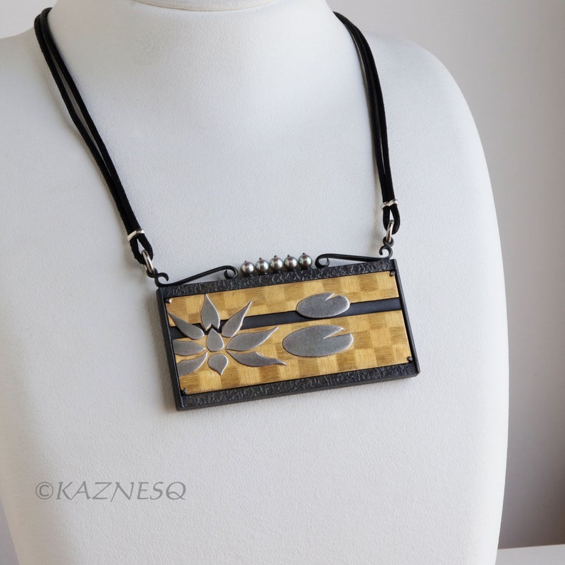 Gold necklace, Keum Boo necklace, Japanese art necklace, waterlily necklace, picture necklace afbeelding 5