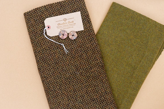 Limited edition pack with TWO pieces of wool fabric, birds' eye weave tweed and vintage wool and cashmere, rare vintage buttons to match