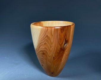 Juniper G+ Bowl #15519 made by Smithsonian Artist, David Walsh (cmts)