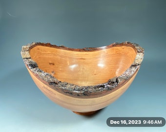 BLACK CHERRY G+ Bowl #15533 made by Smithsonian Artist, David Walsh