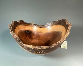 Black Walnut G+ Bowl #15532 made by Smithsonian Artist, David Walsh