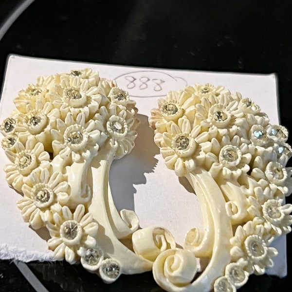 1940’s pristine celluloid featherlite wedding cake clip on earrings