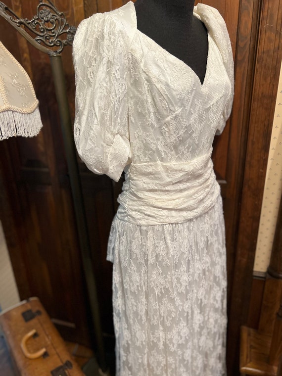 Shabby chic white lace vintage wedding dress crui… - image 4