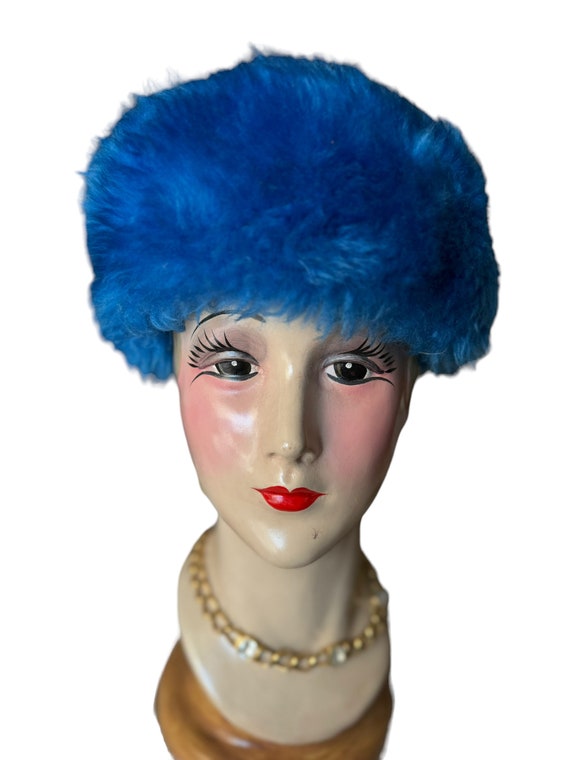 Rare royal blue mouton hat pillow box