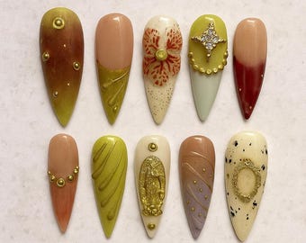 Mandel Drücken Sie auf die Nägel: Gold Blumen Edelstein Nail Art