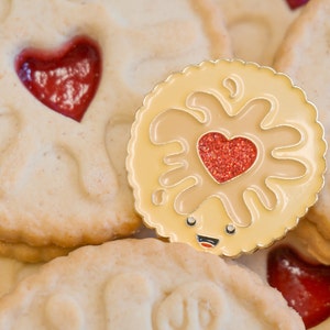 Jammy Dodger - Jammie Dodger - Biscuit pin - enamel pin badge