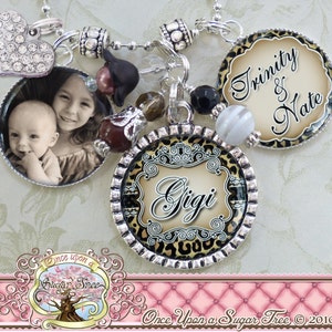 Gigi Gifts for Christmas, Gigi Necklace with Grandkids Names-Photo Gift-Grandma Christmas Gift-Photo-Grandchildren Necklace-Mom Jewelry-Nana