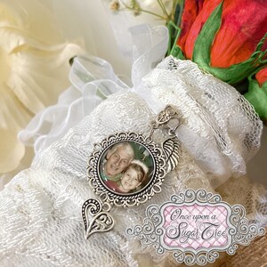 Photo Memorial Bouquet Charm for Bride-Wedding Remembrance Gift-Loss of Gift-Loss of Dad-Photo Charm-Angel Wing-Attach to Bridal Bouquet