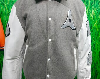 Graue Wolle Varsity Jacke Herren Größe S Nur | Chenille Stickerei Jacke | Weiße Lederhüllen |