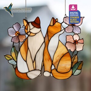 Twee katten met bloemen Gebrandschilderd glaspatroon, kat en bloemen Suncatcher, gebrandschilderd glas twee katten, handgemaakt cadeau, woondecoratie, kunst aan de muur