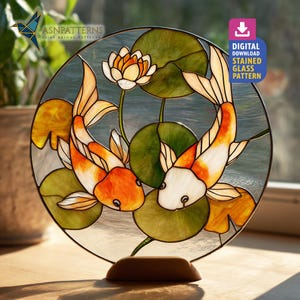Patrón de vitral con pez koi y nenúfar, plantilla PDF de atrapasol con pez koi, decoración del hogar, diseño artesanal, hecho a mano para regalo.