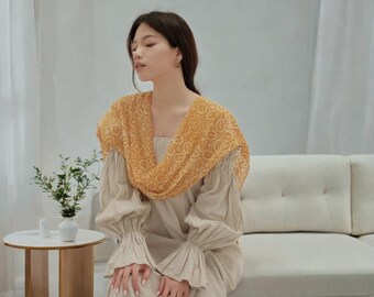Bufanda batik floral Kawung amarilla radiante de elegancia atemporal, chal para mujer, bufanda para mujer, chal para dama, bufanda de moda