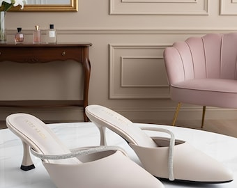 Elegante 5 cm Mitte Absatz Pantoletten Seite Riemen Party Sandalen für Frauen Formelle Spitz Bustong Hochzeit Gast und Büro Pumps