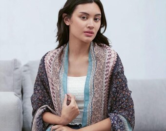 Chal de viscosa Jayanti Batik: elegancia atemporal envuelto en arte artesanal. Chal para mujer. Bufanda para mujer. Chal para dama. Bufanda de moda.