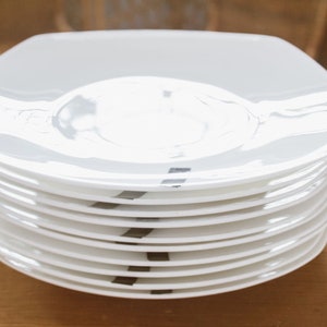 Modern White Dinner Plates (S/10)