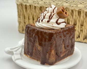 Cream Chocolate Drizzle Cake Squishy