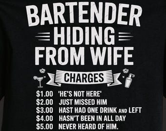 Camiseta divertida de camarero PNG, Escondiéndose de la esposa SVG, Diseño de camiseta de bar para beber