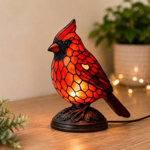 Lámpara de vitral con forma de cardenal / Luz nocturna roja / Decoración acogedora para la mesita de noche / Regalo para amantes de las aves