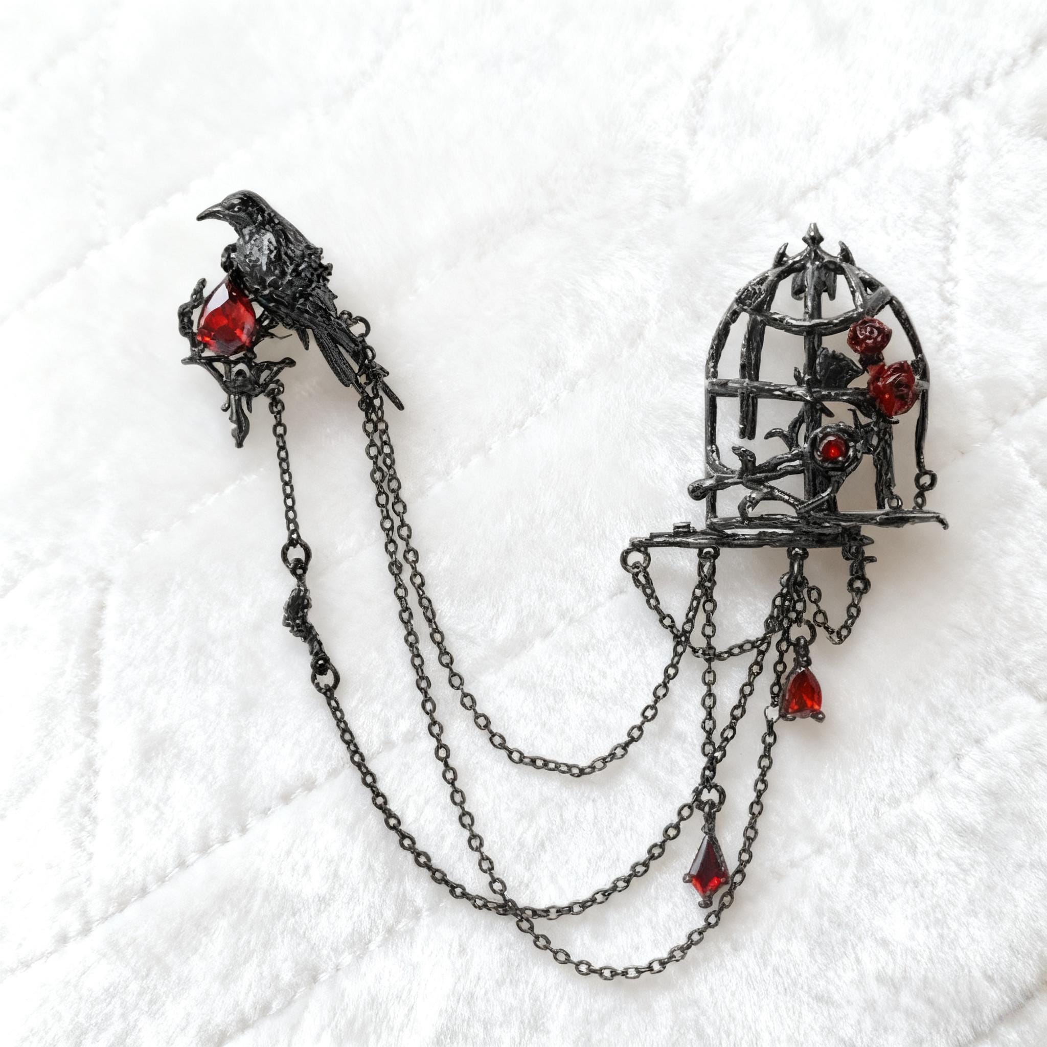Lot De 23 Bijoux Gothiques Neufs Avec étiquettes - Métal Et Strass, Style Gothique, Pour Revendeurs