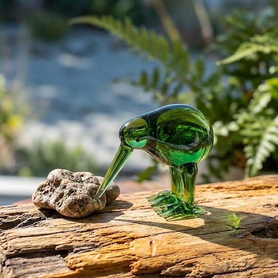 置物 kiwi Handmade Glass Kiwi Bird Figurine, Blown Glass Animal Sculpture