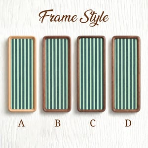 Puede incluir: Cuatro marcos rectangulares de madera etiquetados A, B, C y D, dispuestos horizontalmente. Cada marco presenta un patr&oacute;n de rayas verticales en tonos alternos de verde claro y oscuro. El texto "Frame Style" est&aacute; centrado arriba.