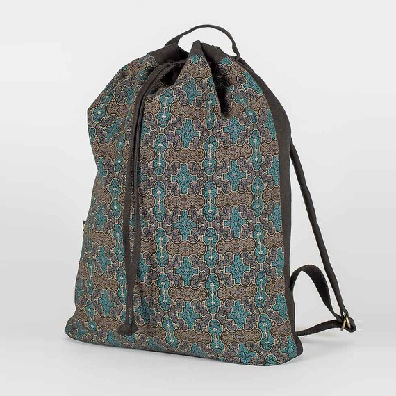 drawstring backpack with padded straps