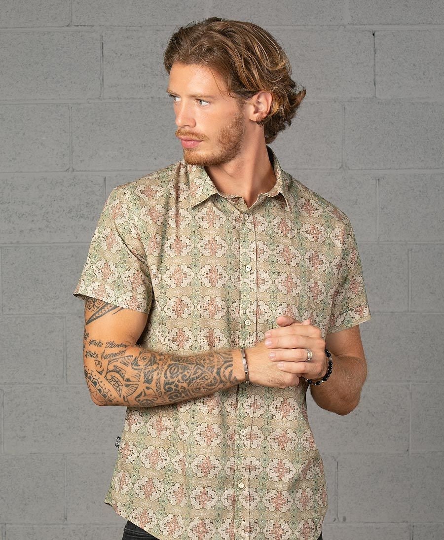 Japanese Streetwear Men Solid Turn-down Collar 2021 Camisas Para Hombre  Holiday Hawaiian Shirt Mens Button Up Shirt Short Sleeve