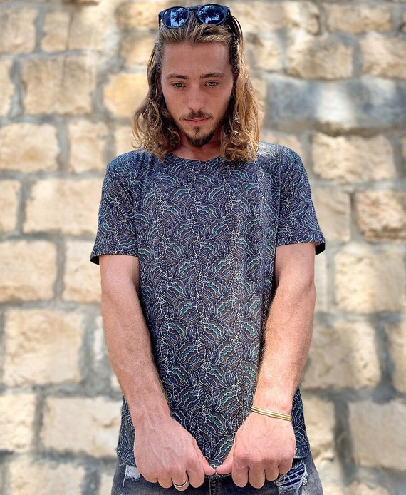 royal blue and black nike shirt