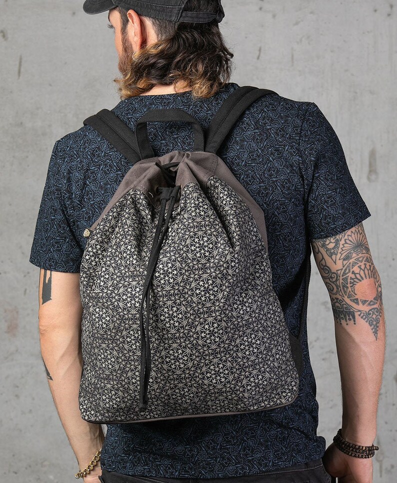 drawstring backpack with padded straps