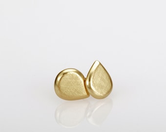 14k Solid Gold Teardrop Studs - Handmade Minimalist Gold Earrings - Everyday Fine Jewelry Gift