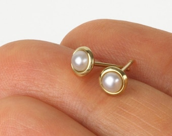 Small Pearl Earrings, Gold Pearl Earrings, Pearl Stud Earrings 14k Tiny Gold Stud Earrings, Tiny Pearl Studs