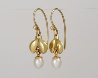 Gold Dangle Earrings, Pearl Earrings, Gold Leaf Earrings, Leaves Dangle Earrings, 14k Gold Earrings