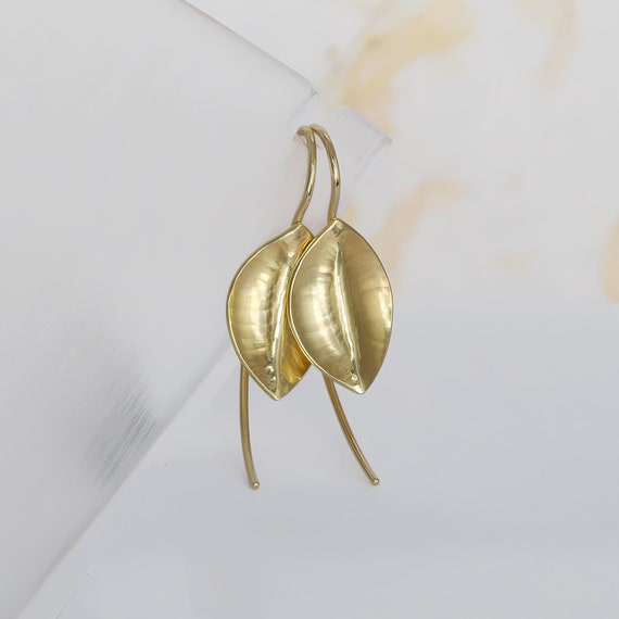 Gold Leaf Earrings, Gold Earrings 14k, Gold Hammered Earrings, Solid Gold Earrings, Nature Inspired Gold Jewelry, Unique Handmade Earrings