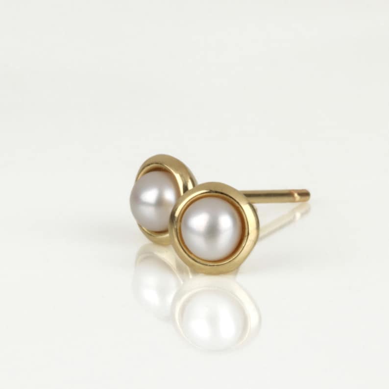 small pearl earrings real