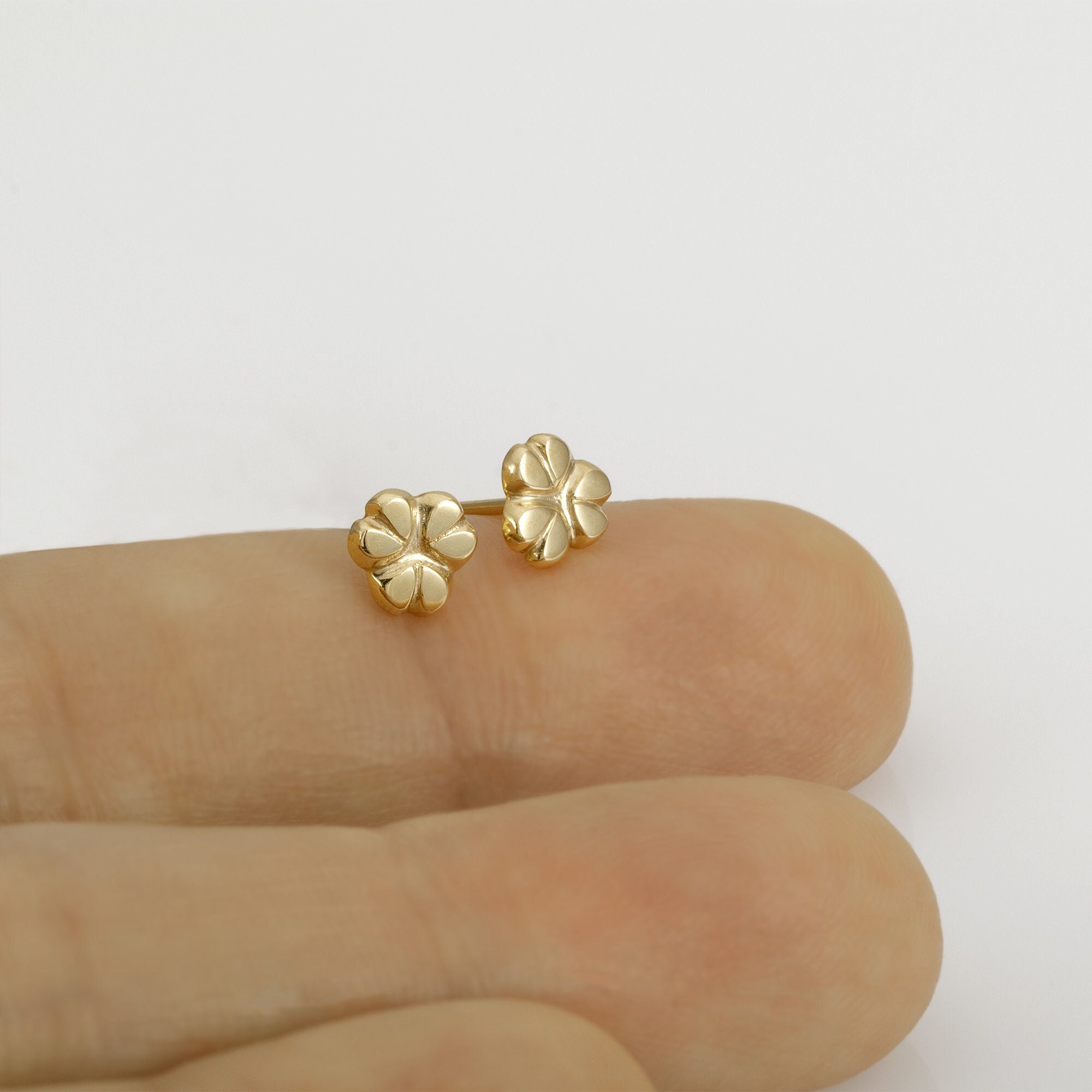 Gold flower earrings studs best sale