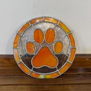 Pet Paw Print Stained Glass Suncatcher – Handmade Orange Paw Ornament, Dog Cat Memorial Gift, Window Hanging Decor for Pet Lovers