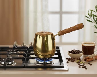 Türkische Kaffeekanne Cezve Ibrik • Goldene Herd-Kaffeemaschine mit Holzgriff • Griechisch Arabisch Briki
