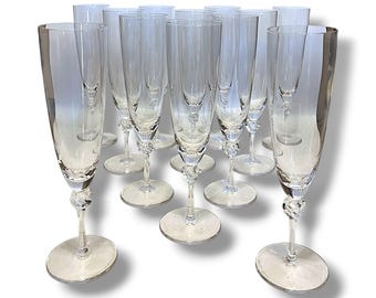 Set of 12 Daum France Crystal "Bolero" Champagne Flutes with Twisted Stems and Original Box - 1960s Mid-Century French Art Glass