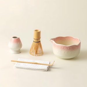 Conjunto de chá matcha Sakura Cherry Blossom: tigela com bico rosa ombré, kit floral japonês
