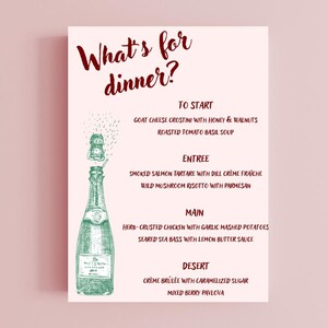 Op de afbeelding: Een roze menukaart met de tekst "What's for dinner?" in bordeauxrode letters. Het menu bevat voorgerechten, voorgerechten, hoofdgerechten en desserts. Aan de linkerkant staat een gedetailleerde illustratie van een champagnefles.