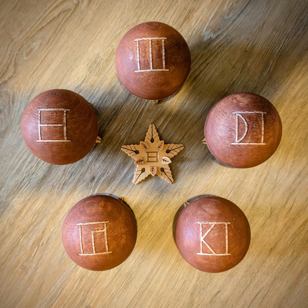 RIVEN Puzzle Ball Replica With Gehn's Seal Stand: Hand-painted 3D ...