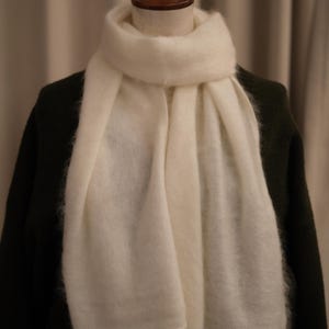 Écharpe ultra douce 100 % cachemire | Légère, chaude et lavée à l'eau | Idée cadeau pour l'hiver, 160 × 26 cm image 11