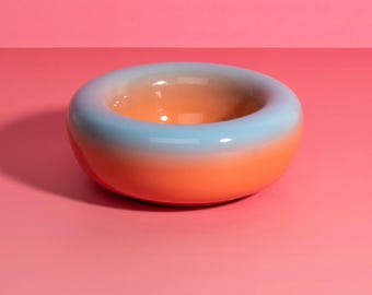 装飾的な青色とオレンジの陶器ボウル 手作りの陶器製ベーグルボウル：青とオレンジの釉薬をかけた陶器