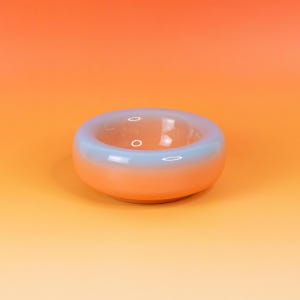 Cuenco de cerámica grueso hecho a mano: Plato de gres con degradado naranja-azul (14 cm)