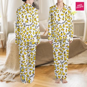 Zabawny satynowy komplet piżamowy z kaczuszką, piżama Get Your Ducks In A Row, uroczy komplet wypoczynkowy z gumową kaczuszką, jedwabna piżama z długim rękawem, prezent dla niej, 2 sztuki zdjęcie 1