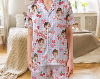 Pijama personalizado con la cara y el nombre del niño, conjunto de pijama personalizado para mamá, regalo del Día de la Madre, pijama personalizado con foto, pijama de cerezas con estética coqueta