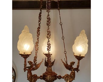 Antike Messing Meerjungfrau Kronleuchter | Vintage Deckenleuchte mit Milchglas Schirmen | 3-Lichter Dekorative Leuchte