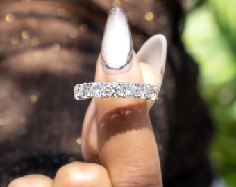 Eleven-Stone Round Brilliant Diamond Anniversary Band 14KT White Gold Jewelry, Perfect for Celebrating Special Occasion