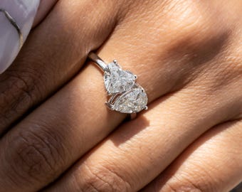 14K White Gold Heart and Pear Shape Diamond Engagement Ring – Toi et Moi Style Ring for Women Perfect for Engagements, Anniversaries